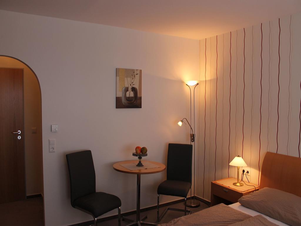 Haus Traudel Matt Hotel เอลซาค ภายนอก รูปภาพ