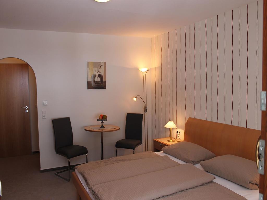 Haus Traudel Matt Hotel เอลซาค ภายนอก รูปภาพ