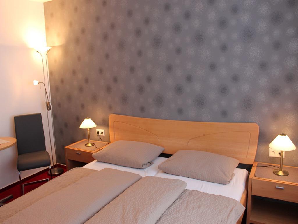 Haus Traudel Matt Hotel เอลซาค ภายนอก รูปภาพ