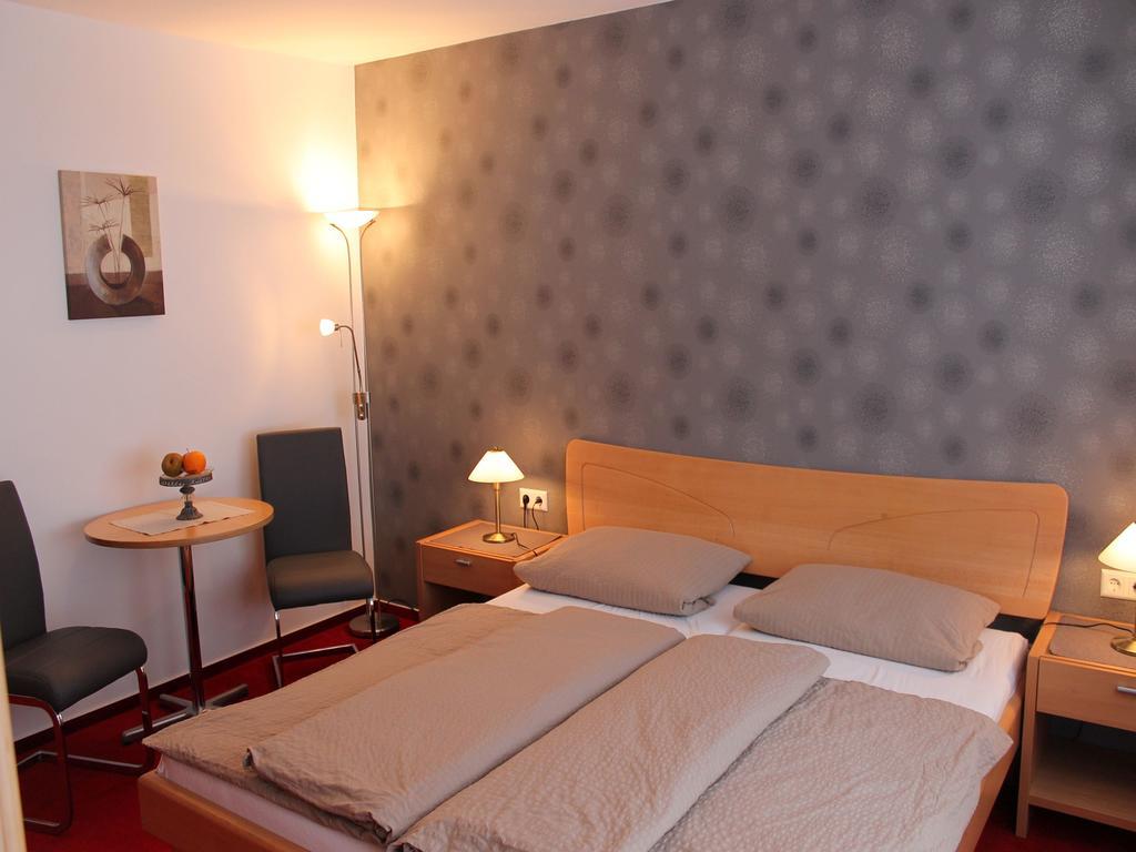 Haus Traudel Matt Hotel เอลซาค ภายนอก รูปภาพ