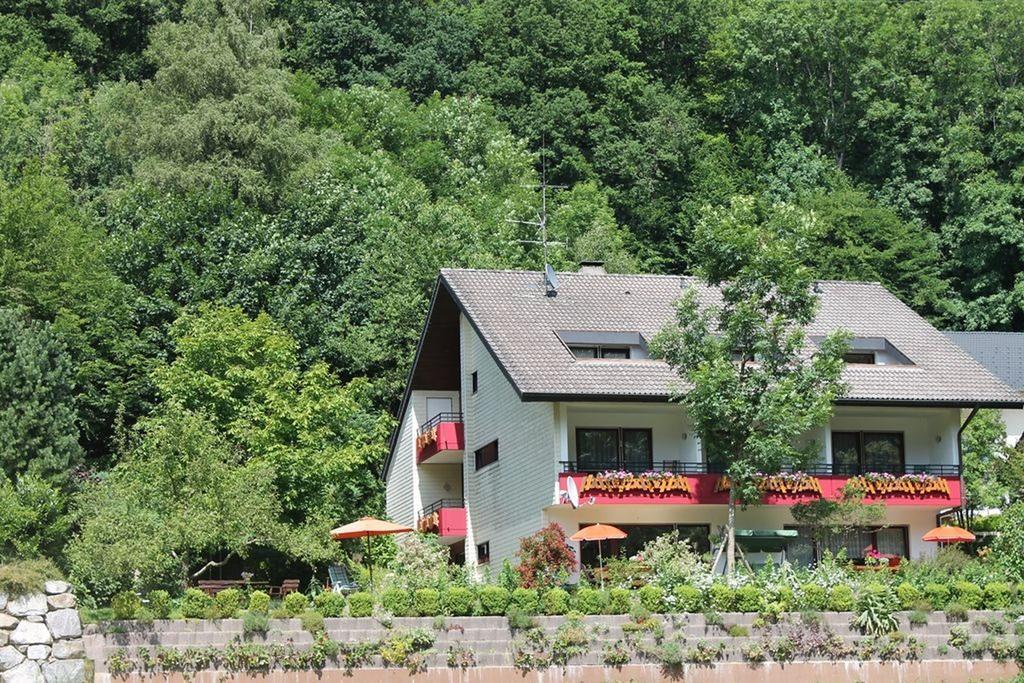 Haus Traudel Matt Hotel เอลซาค ภายนอก รูปภาพ